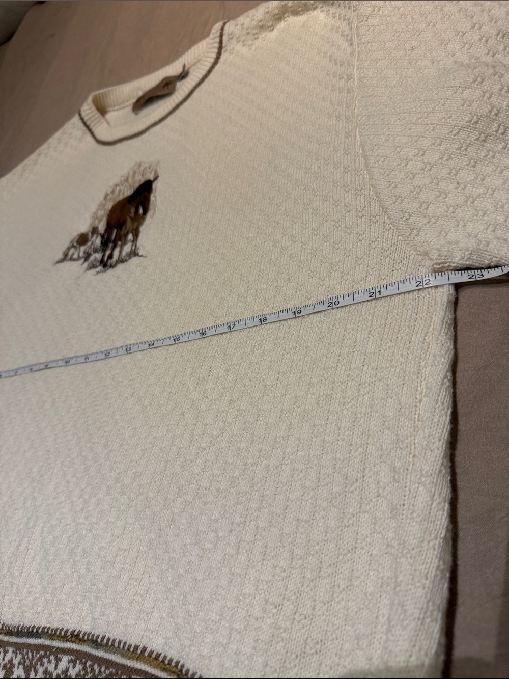 Vintage90’s  Women’s Cream Crew Neck Sweater with Brown Horse Motif - Picture 7 of 11